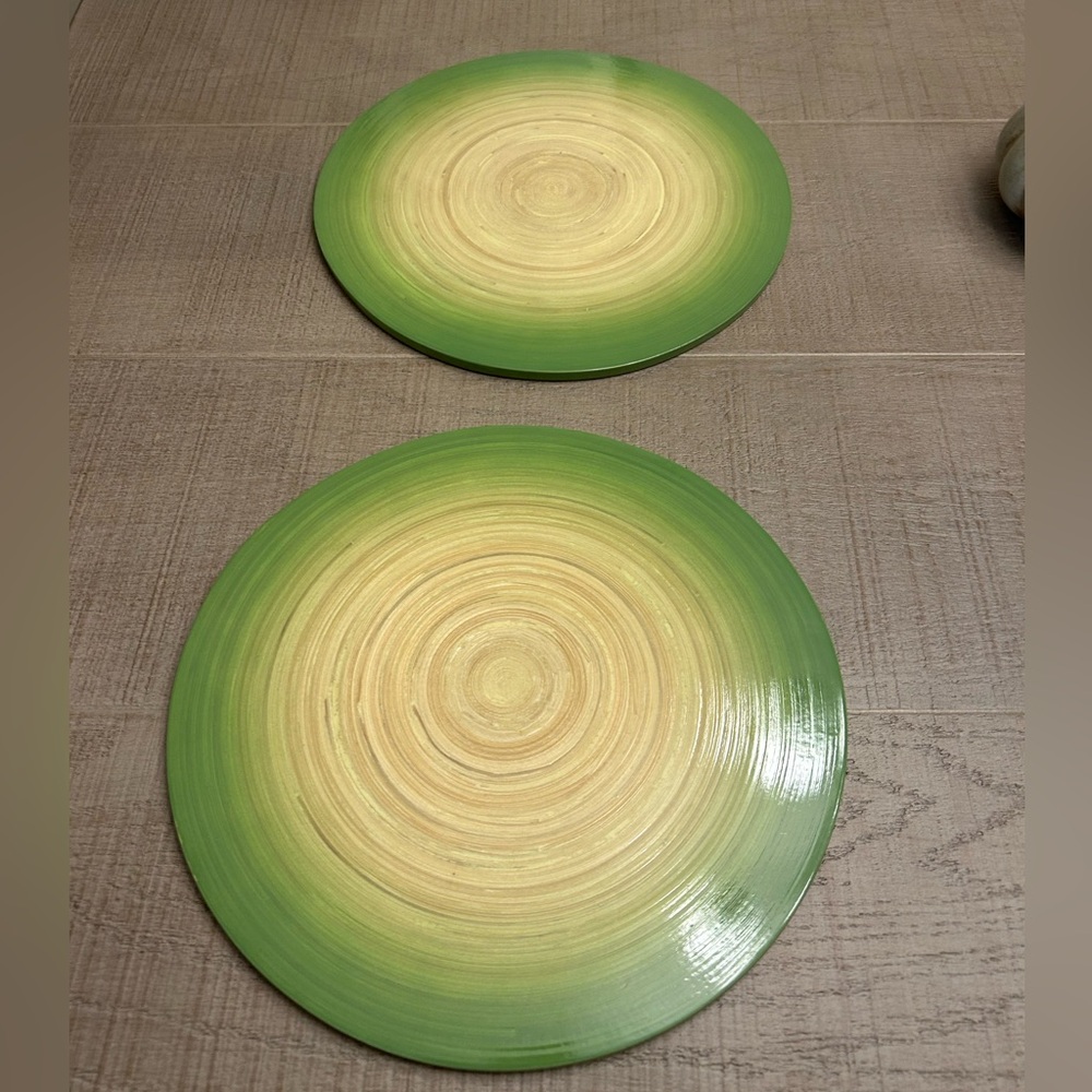 Green and Yellow Round chargers